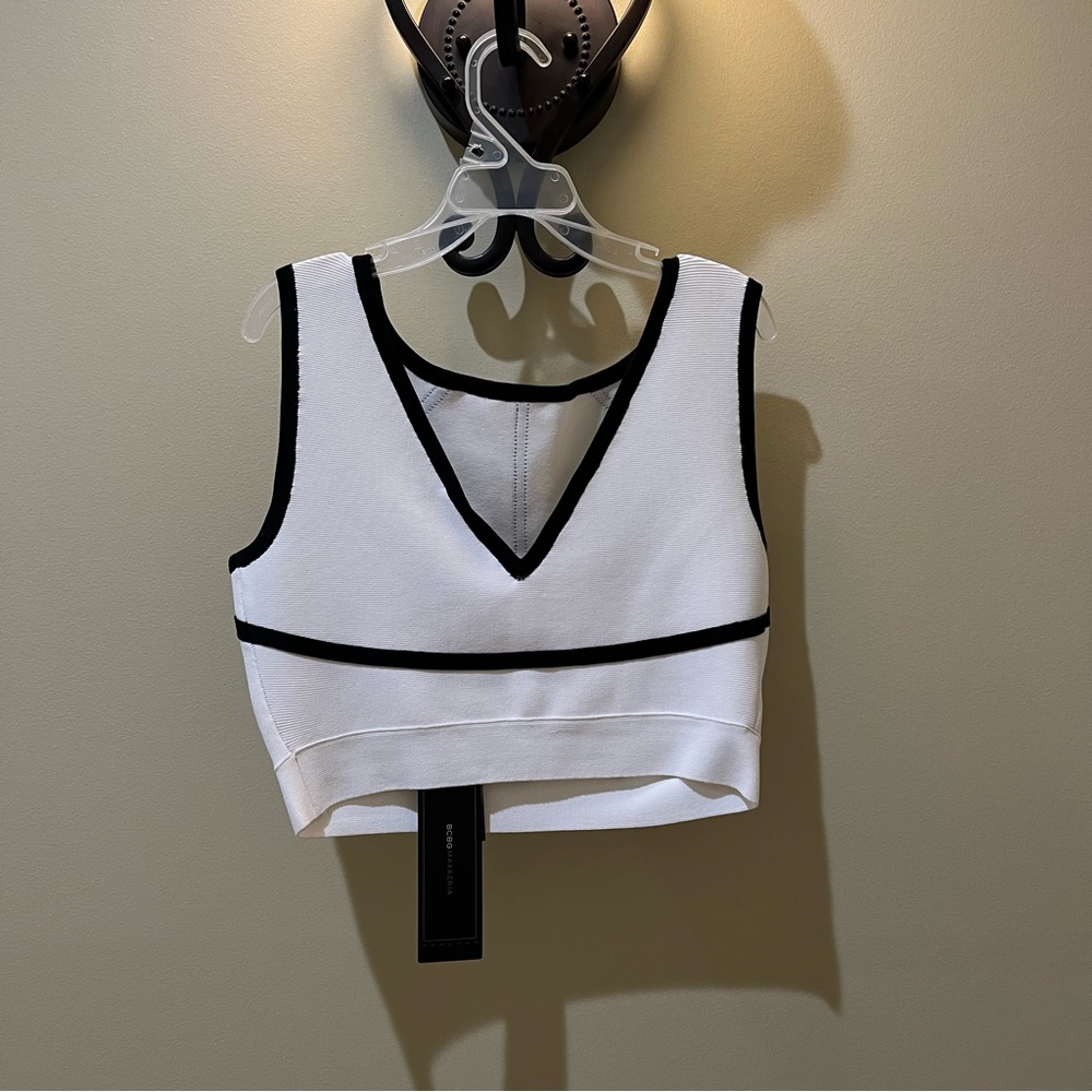 Black and white cropped sweater top